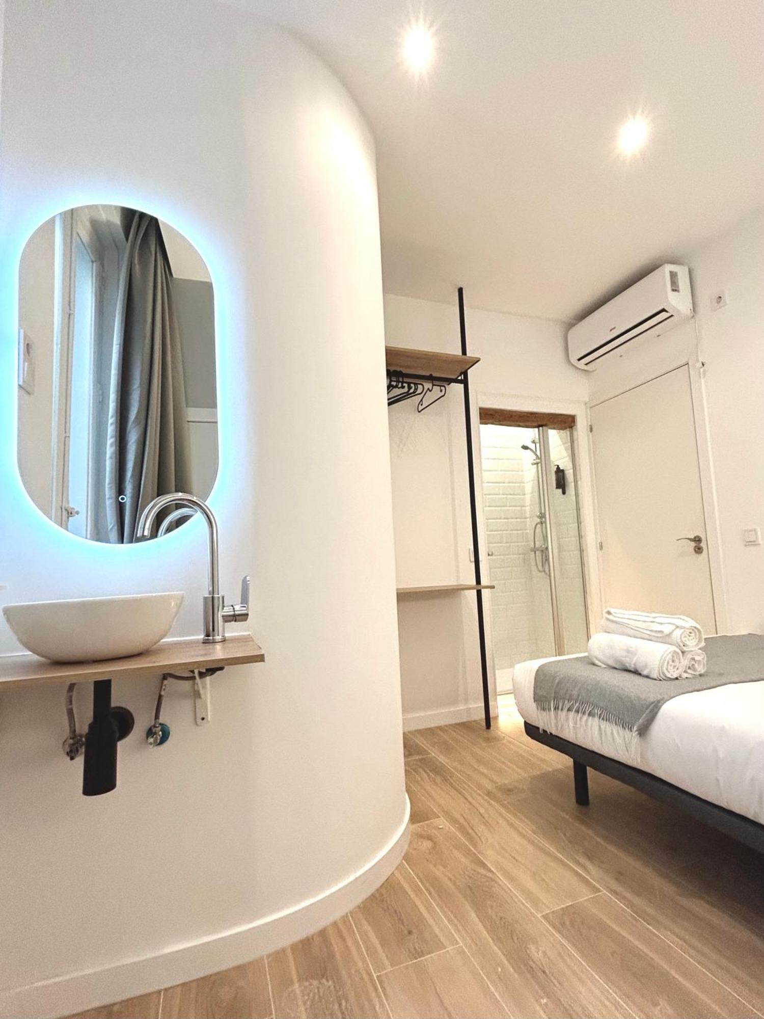 Casa De Huespedes San Andres Hotel Madrid Ngoại thất bức ảnh